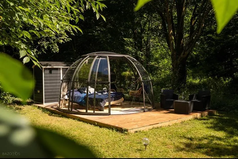 Tente de luxe Dôme Atmo'sphère, la tête dans les étoiles avec accès piscine Saint-Évarzec